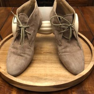 STEVEN by STEVE MADDEn suede ankle booties